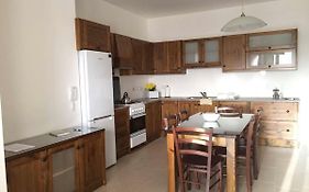 New And Airy Apartment In Marsalforn